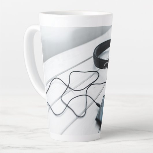 Sleek Modern Latte Tasse (Linke Ecke)