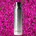 Sleek, Moderne Ästhetik - Raindrop Elegance Trinkflasche<br><div class="desc">Erleben Sie die erfrischende Eleganz unserer Personalisierten Raindrop Elegance Wasserflasche, exklusiv von WizCraft. Diese atemberaubende Wasserflasche zeichnet sich durch ein hyperrealistisches Regenrop-Design aus, das Ihnen eine Touch der Ruhe in Ihrer täglichen Hydratation bietet. Perfekt für den persönlichen Gebrauch oder als nachdenkliches Geschenk, kann jede Flasche mit Ihrem Namen oder einer...</div>