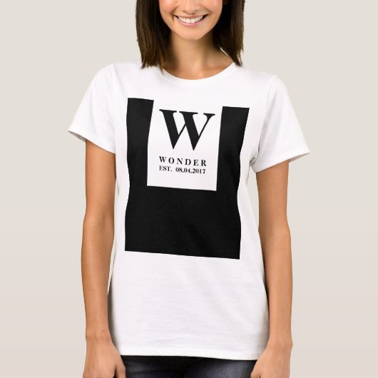 Sleek Newly Wed Monogram | Black Minimalist Weddin T-Shirt (Vorderseite)