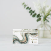 Sleek Sage Gold Marble Modern Realtor Logo QR Code Visitenkarte (Stehend Vorderseite)