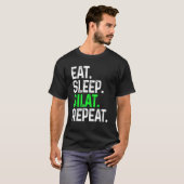 Sleep Silat Wiederholung des Kampfes der Kampfküns T-Shirt (Vorne ganz)