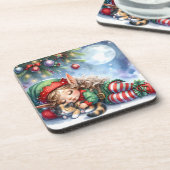 Sleeping Christmas Elf with Calico Kitten Getränkeuntersetzer (Linke Seite)