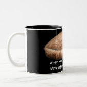 Sleeping Ginger Cat Funny Weckte Me Quote Zweifarbige Tasse (Links)