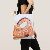 Sleeping Giraffe: Gentle Watercolor Tasche (Von Nahem)