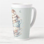 Sleeping Owl in Stacked Floral Teacups Milchtasse (Rechte Ecke)