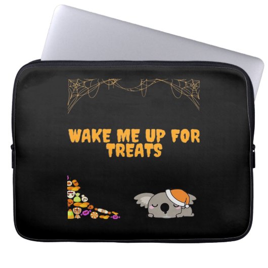 Sleepy animal ready for Halloween treats! Classic Laptopschutzhülle (Vorderseite)