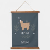 Sleepy Bear Wandteppich Mit Holzrahmen (Vorderseite)