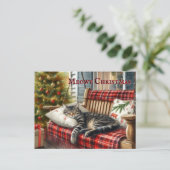 Sleepy Cat and Christmas Tree Postkarte (Stehend Vorderseite)