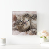 Sleepy Kitten Quadratische Wanduhr (Zuhause)