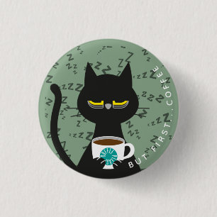 Sleepy Kuro Catto Abzeichen - Gewittertes Koffein Button