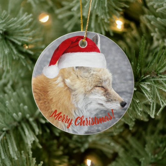 Sleepy Red Fox Tragen Red Weihnachtsmannmütze Holi Keramik Ornament (Baum)