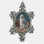 Sleepy Snowy Owl Schneeflocken Zinn-Ornament (Links)