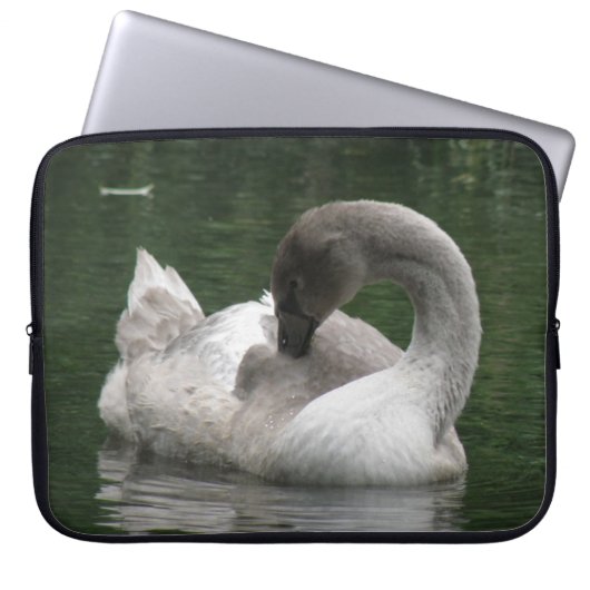 Sleepy Swan Laptop Sleeve (Vorderseite)
