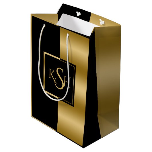 Slick Gold & Black Modern Geometric Design Mittlere Geschenktüte (Rückseite Schrägansicht)