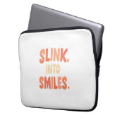 Slink Into Smiles Laptopschutzhülle (Vorderseite Links)
