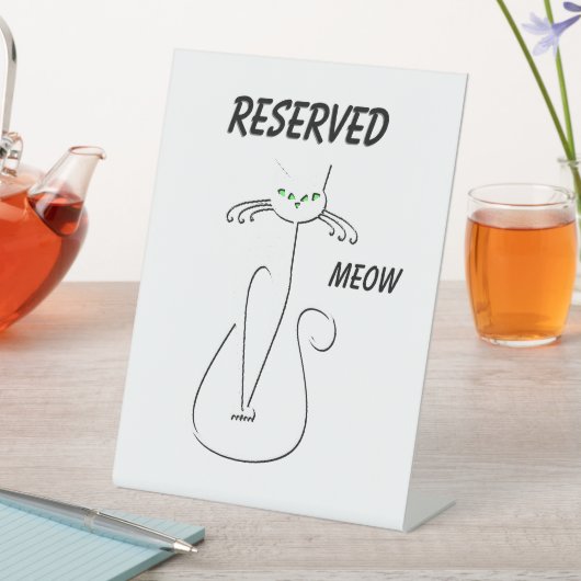 Slinky Black Cat Meow Meow Meow Custom Text Green Sockelschild (In Situ)