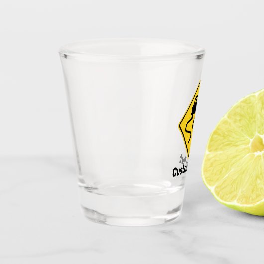 Slippery Road, wenn Nass Schnapsglas (Links)