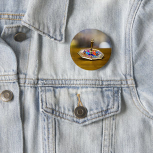 SlipperyJoe Chanukka-Dreidel-Geschenk achteckiger Button
