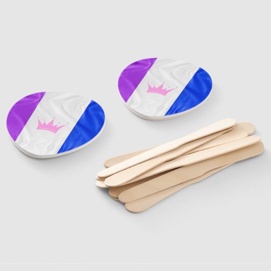 SlipperyJoe Drag Pride Flag lila-weiß-blau Sequ Fächer (Non-assembled)