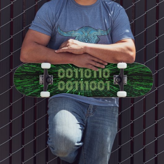 SlipperyJoe's 69 Binärkode, dynamischer grüner Com Skateboard (Außenbereich 3)
