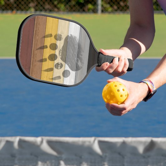 SlipperyJoe's Bärenpride-Fahne Holzbodenstruktur Pickleball Schläger (InSitu)