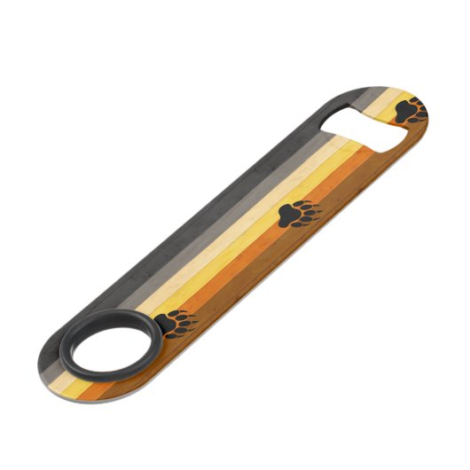 SlipperyJoe's Bärenpride-Fahne Holzbodenstruktur Speed Flaschenöffner (Rückseite Schrägansicht)