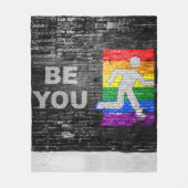 SlipperyJoe's Be You Backsteinwall Strichmännchen Fleecedecke (Vorderseite)