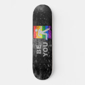 SlipperyJoe's Be You Backsteinwall Strichmännchen  Skateboard (Vorderseite)