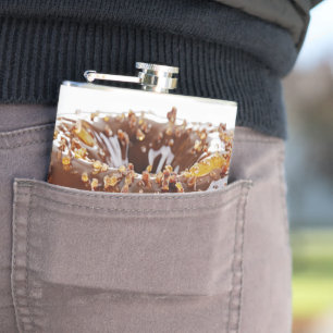 SlipperyJoe's dekadenter Donut, bedeckt mit dicker Flachmann