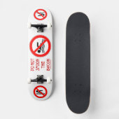 SlipperyJoe's Don't Spoon Bacon rote Warnung Mann Skateboard (Vorderseite)
