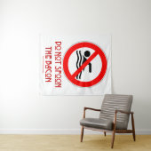 SlipperyJoe's Don't Spoon Bacon rote Warnung Mann Wandteppich (Beispiel (Horizontal))