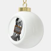 SlipperyJoe's Erntedank Mann mit sechs Päckchen ab Keramik Kugel-Ornament (Rechts)