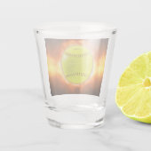 SlipperyJoe's gelbe Softball-Feuerball-Flammenrasp Schnapsglas (Rückseite)