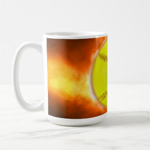 SlipperyJoe's gelber Softball-Feuerball Flammen ra Kaffeetasse