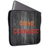 SlipperyJoe's Going Commando fett roter orangefarb Laptopschutzhülle (Vorne Rechts)