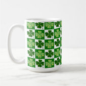 SlipperyJoe's grüne vierblättrige Klee Saint Patri Kaffeetasse (Links)
