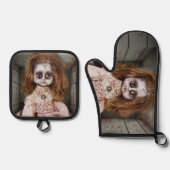 SlipperyJoe's gruselige Puppe blass Gesicht grusel Ofenhandschuh & Topflappen-Set (Vorderseite)