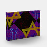 SlipperyJoe's Happy Hanukkah Star von David menora Fotoblock<br><div class="desc">SlipperyJoe's Happy Hanukkah Star von David menorah Dreidel künstlerische Feier Candles Jüdische Hebräische Chanukah Schenkungen Dekorationen Judaismus Religionskultur religiöse Praktiken Traditionen geometrische symbolische Gestaltungstiefe Kontrast Ordnung Symmetrie</div>