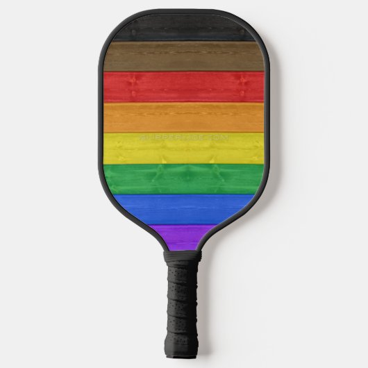 SlipperyJoe's Inclusive Gay Pride Flag strukturier Pickleball Schläger (Rückseite)