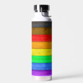 SlipperyJoe's Inclusive Gay Pride Flag strukturier Trinkflasche (Links)