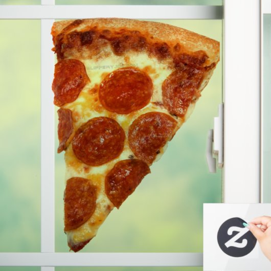 SlipperyJoe's klassische Pepperoni-Pizzaschnitt ge Fensteraufkleber (Zuhause)