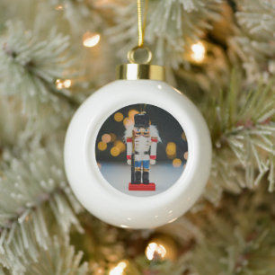 SlipperyJoes klassischer Weihnachts-Nussknacker-Sc Keramik Kugel-Ornament