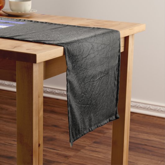 SlipperyJoe's Lederstolperflagge schwarz königsbla Kurzer Tischläufer (Beispiel)