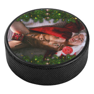 SlipperyJoe's männliche Brust Sechs-Pack Bauch nac Eishockey Puck