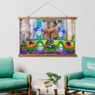 SlipperyJoe's Mardi Gras Männer lila goldgrüner Ba Wandteppich Mit Holzrahmen