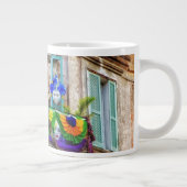 SlipperyJoe's Mardi Gras maskiert Perlendekoration Jumbo-Tasse (Rechts)
