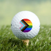 SlipperyJoe's Progress Pride Flag Gay-Geschenke LG Golfball (Insitu T-Shirt)