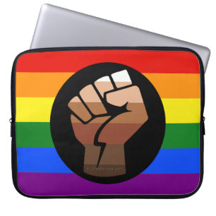 SlipperyJoes Regenbogenflagge mit erhobener Faust Laptopschutzhülle