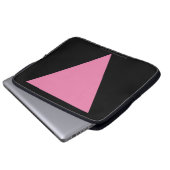 SlipperyJoe's rosa Triangle-Symbol in rosa Laptopschutzhülle (Vorne Knopf)