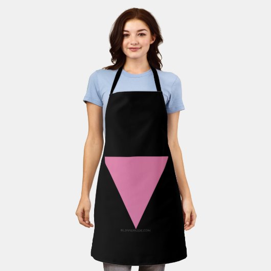 SlipperyJoe's rosa Triangle-Symbol in rosa Schürze (Getragen)
